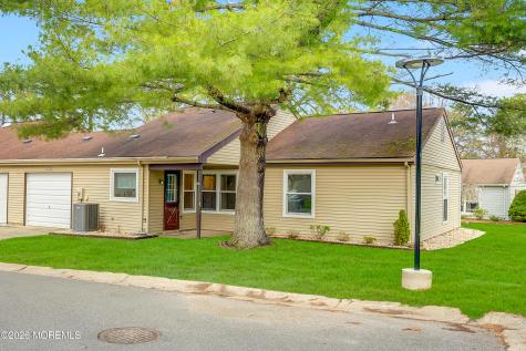 945A Liverpool Circle Manchester NJ 08759