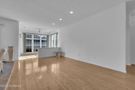 12 Bellflower Drive Lakewood NJ 08701