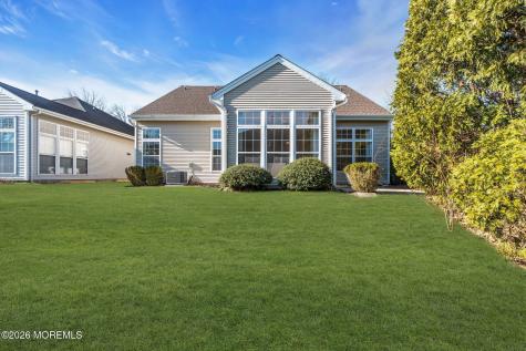 12 Bellflower Drive Lakewood NJ 08701