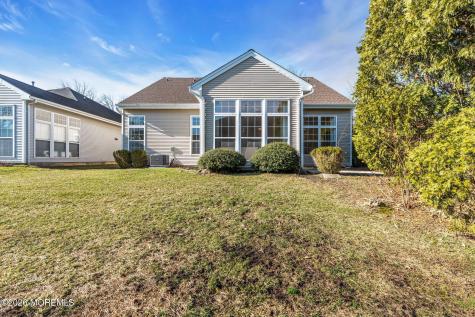 12 Bellflower Drive Lakewood NJ 08701