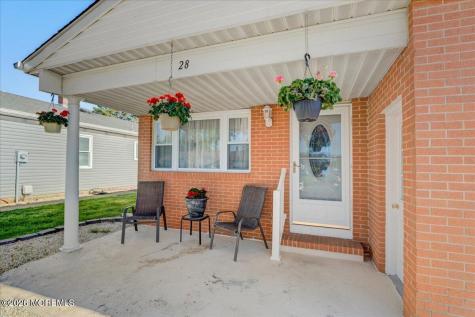 28 Inverell Drive Toms River NJ 08757