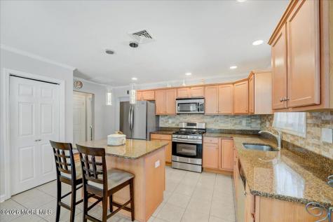 28 Inverell Drive Toms River NJ 08757