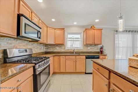 28 Inverell Drive Toms River NJ 08757