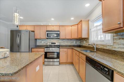 28 Inverell Drive Toms River NJ 08757
