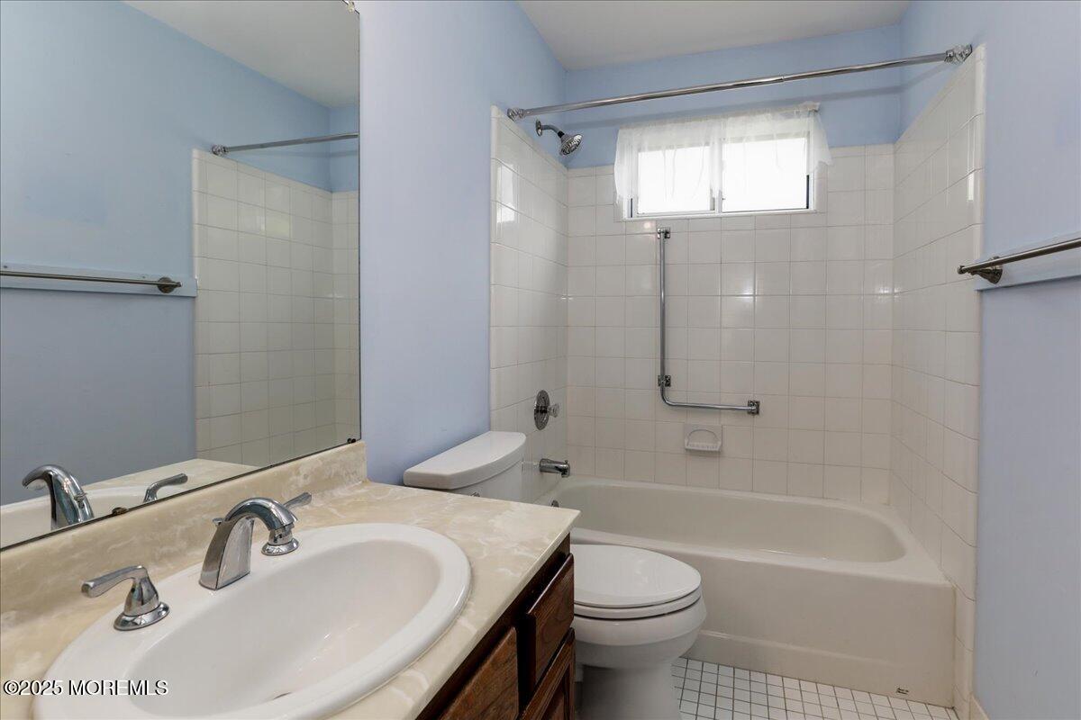 41 Tarworth Terrace Manchester NJ 08759