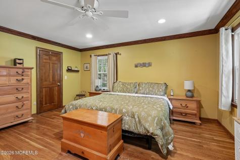 54 Howland Road Middletown NJ 07748