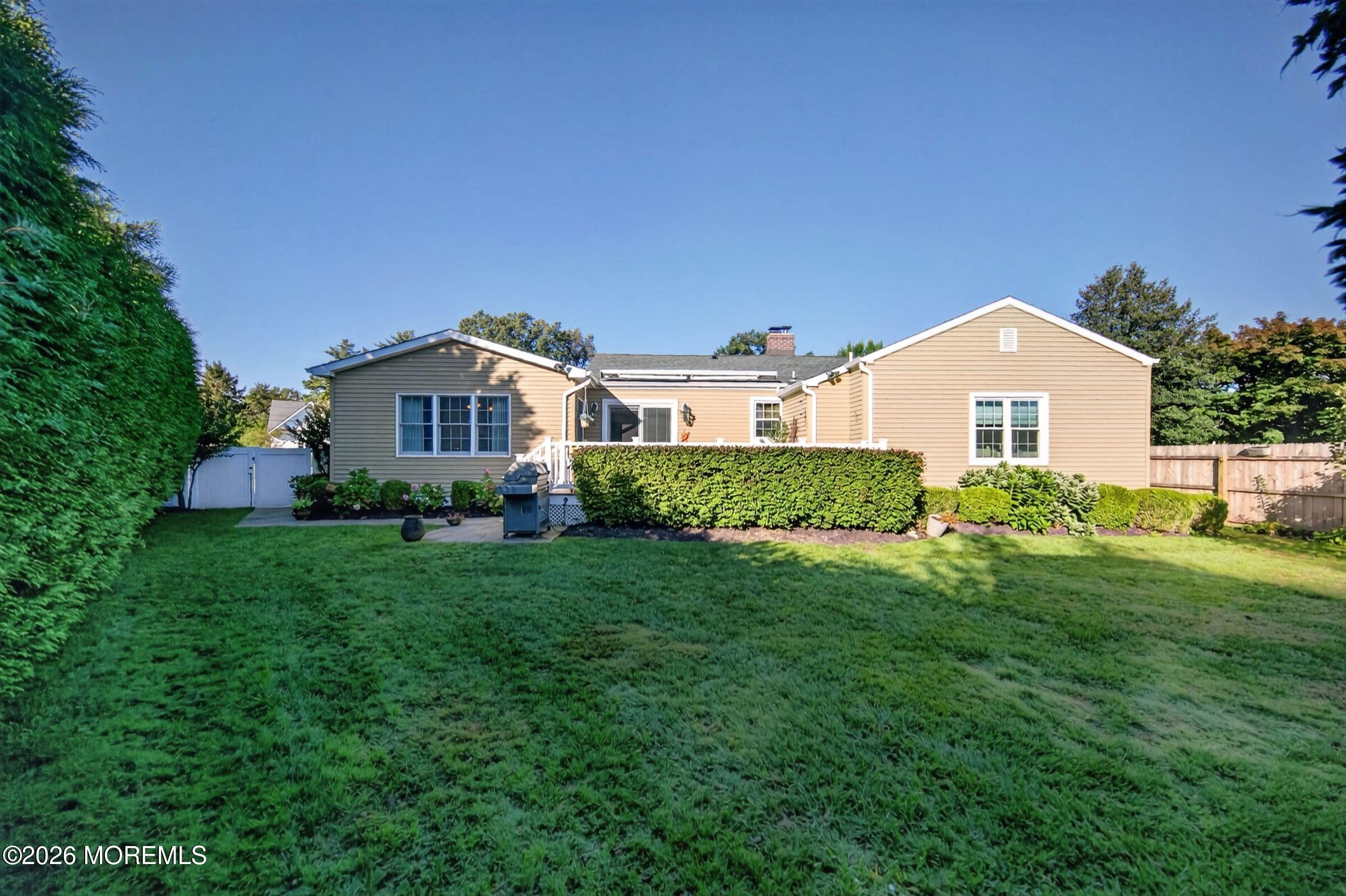 34 Queens Drive E Little Silver NJ 07739