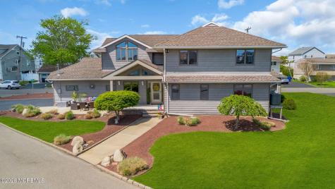 16 Bay Breeze Drive W Toms River NJ 08753