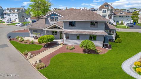 16 Bay Breeze Drive W Toms River NJ 08753