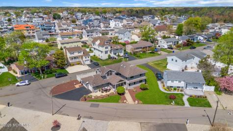 16 Bay Breeze Drive W Toms River NJ 08753
