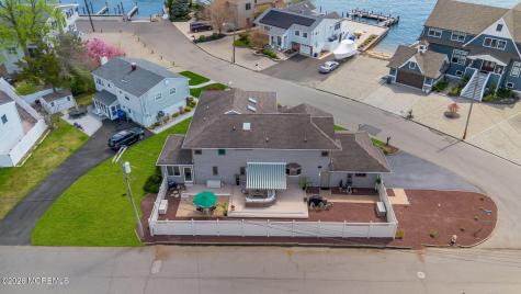 16 Bay Breeze Drive W Toms River NJ 08753