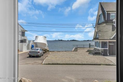 16 Bay Breeze Drive W Toms River NJ 08753