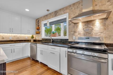 16 Bay Breeze Drive W Toms River NJ 08753