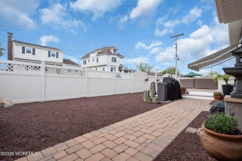 16 Bay Breeze Drive W Toms River NJ 08753