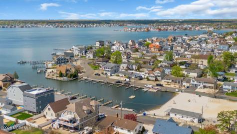 16 Bay Breeze Drive W Toms River NJ 08753