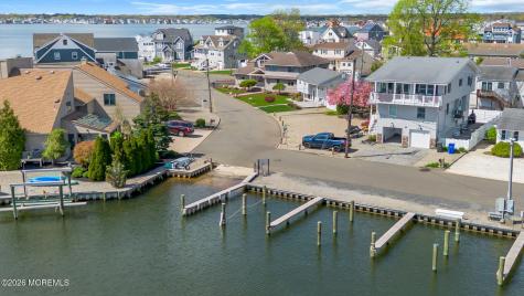 16 Bay Breeze Drive W Toms River NJ 08753