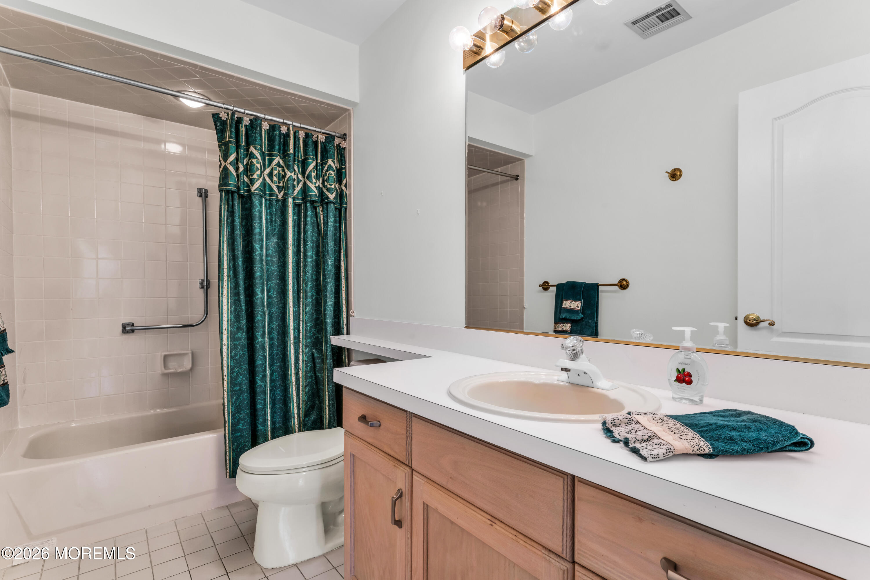 7 Tarworth Court Toms River NJ 08757