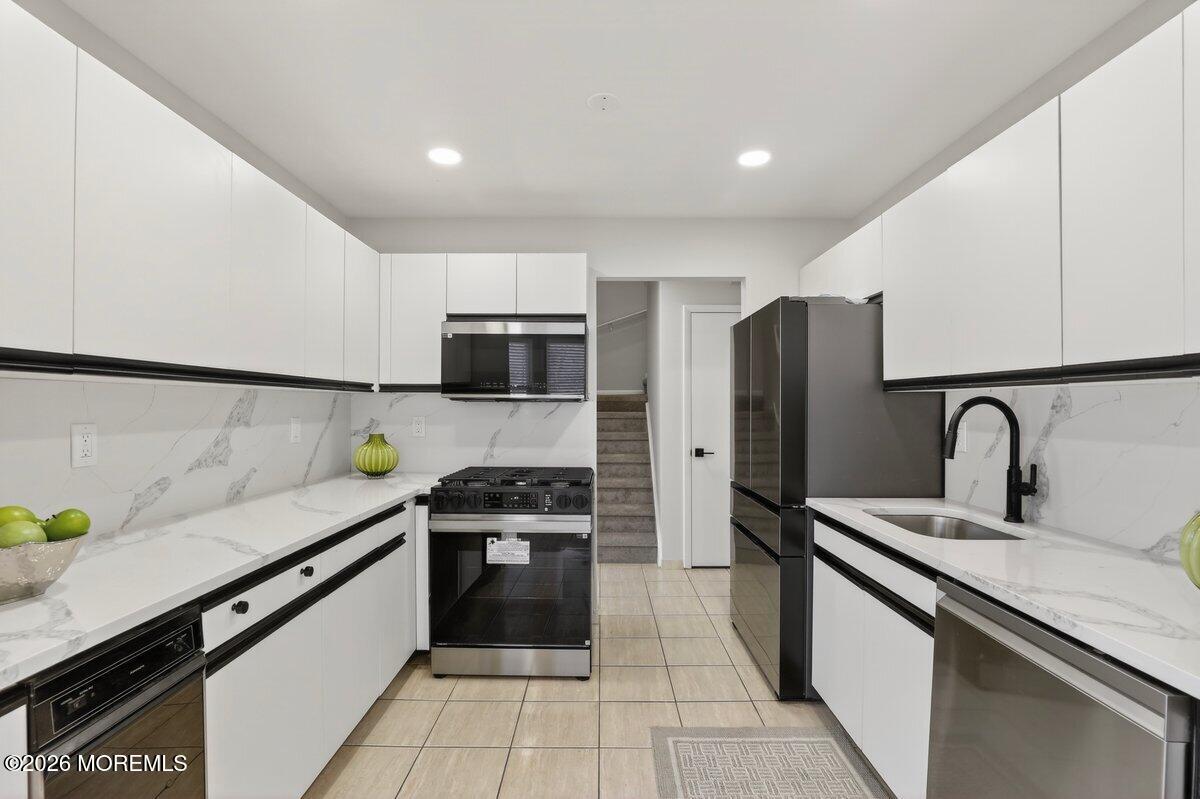 18 Aspen Avenue Englishtown NJ 07726