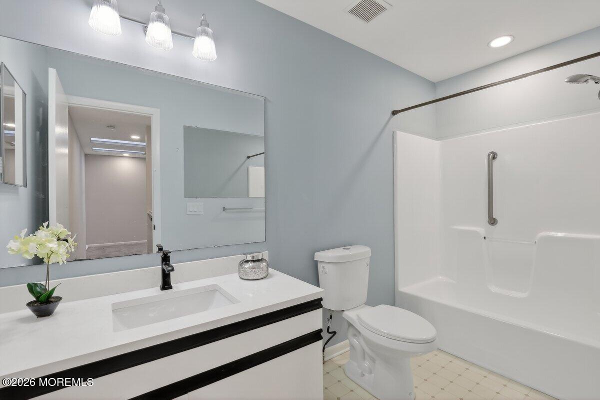 18 Aspen Avenue Englishtown NJ 07726