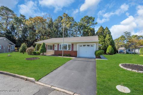 11 Vermont Way Whiting NJ 08759