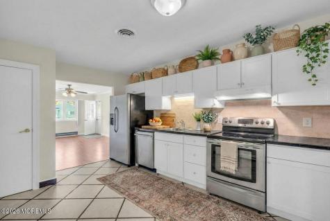 11 Vermont Way Whiting NJ 08759