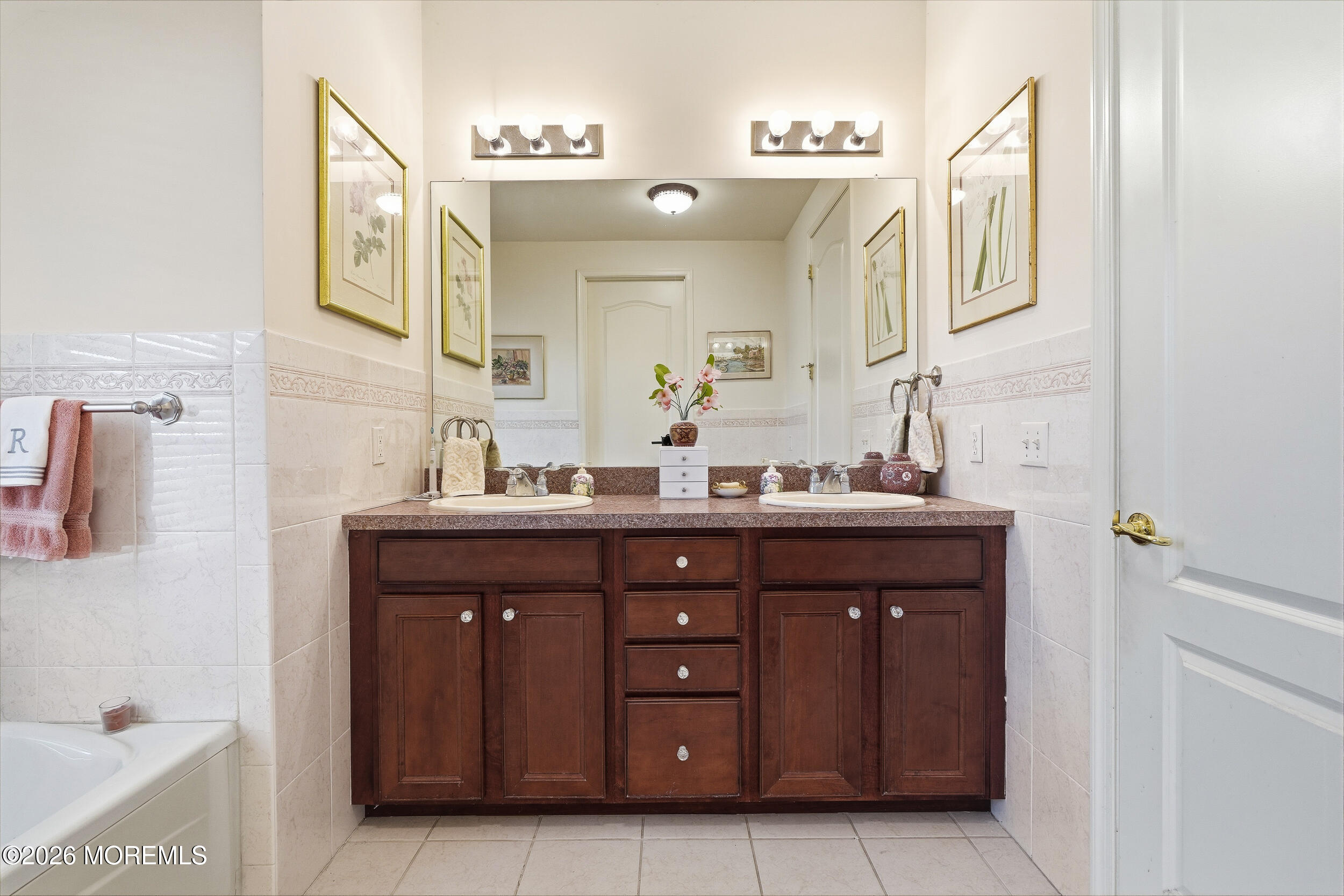 5 Dove Lane Lakewood NJ 08701