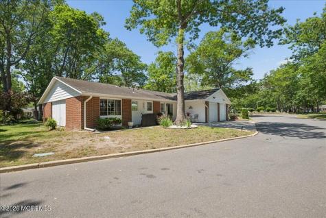 584B Lake Point Drive Lakewood NJ 08701