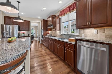 43 Aylesford Lane Manchester NJ 08759