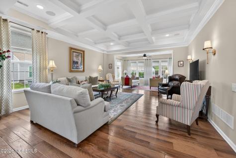 43 Aylesford Lane Manchester NJ 08759