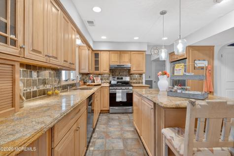 29 Bay Avenue North Middletown NJ 07748