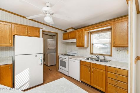 405 Maplehurst Court Manchester NJ 08759