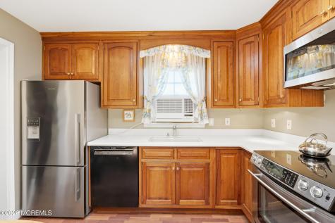 1502 Romaine Parkway Ocean Twp NJ 07712