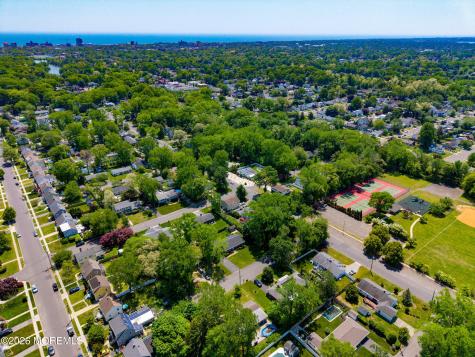 1502 Romaine Parkway Ocean Twp NJ 07712