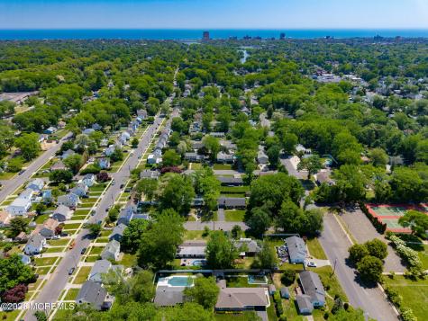 1502 Romaine Parkway Ocean Twp NJ 07712