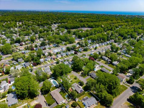 1502 Romaine Parkway Ocean Twp NJ 07712