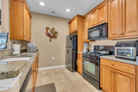 622 Sophee Lane Lakewood NJ 08701