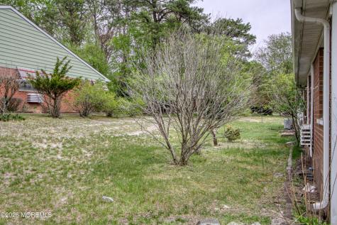 12 Moccasin Drive Whiting NJ 08759