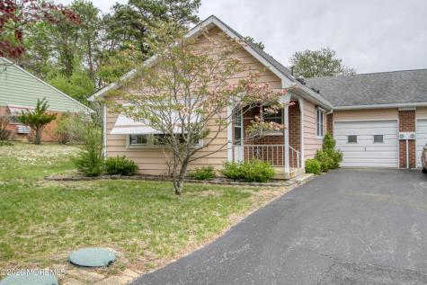 12 Moccasin Drive Whiting NJ 08759