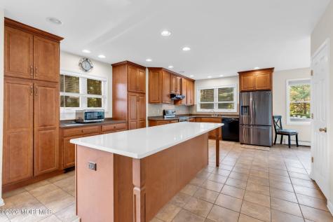 10 Daum Road Manalapan NJ 07726