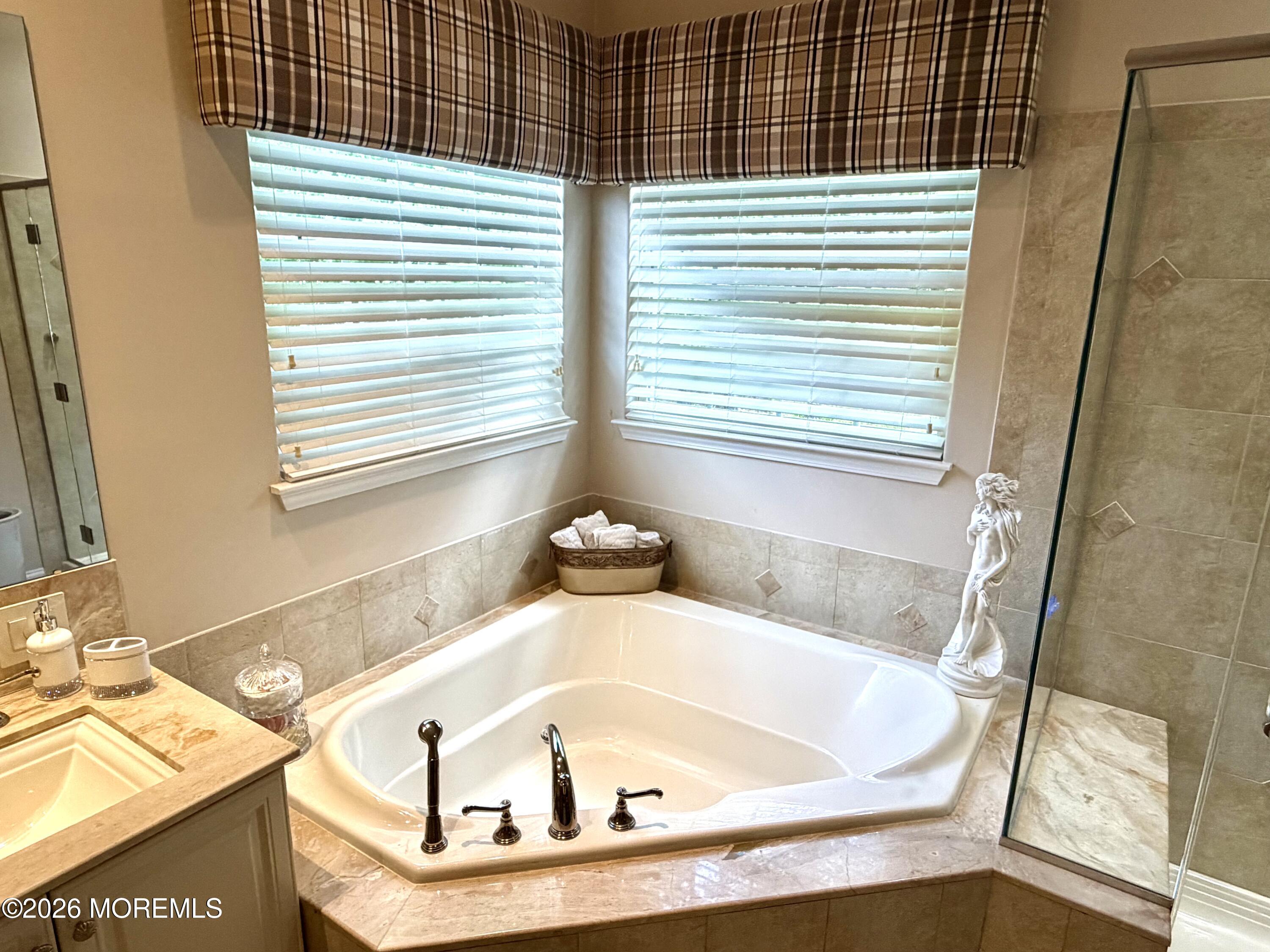 7 Gables Way Jackson NJ 08527