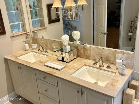 7 Gables Way Jackson NJ 08527