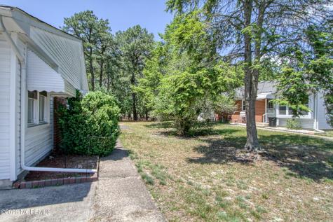 12 Potomac Lane Whiting NJ 08759