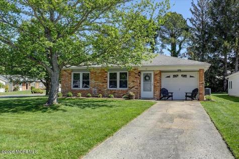 32 Abbey Road Brick NJ 08723