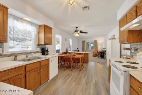 32 Abbey Road Brick NJ 08723
