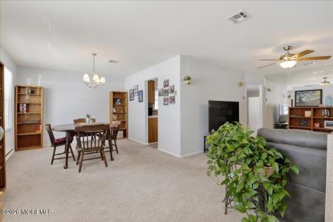 32 Abbey Road Brick NJ 08723