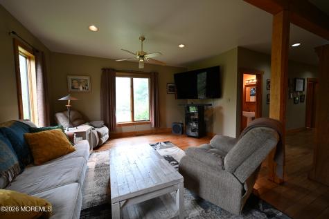 20 Hluchy Road Robbinsville NJ 08691