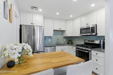 5 Chestnut Way Circle Barnegat NJ 08005