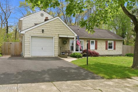 5 Chestnut Way Circle Barnegat NJ 08005