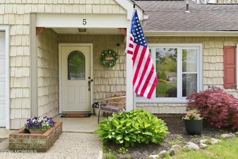 5 Chestnut Way Circle Barnegat NJ 08005