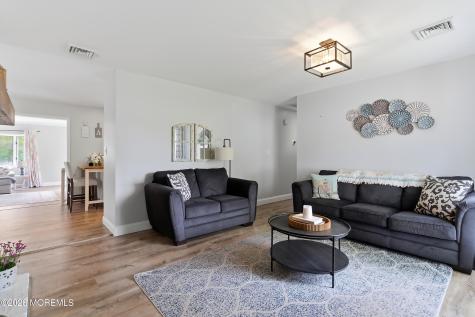 5 Chestnut Way Circle Barnegat NJ 08005
